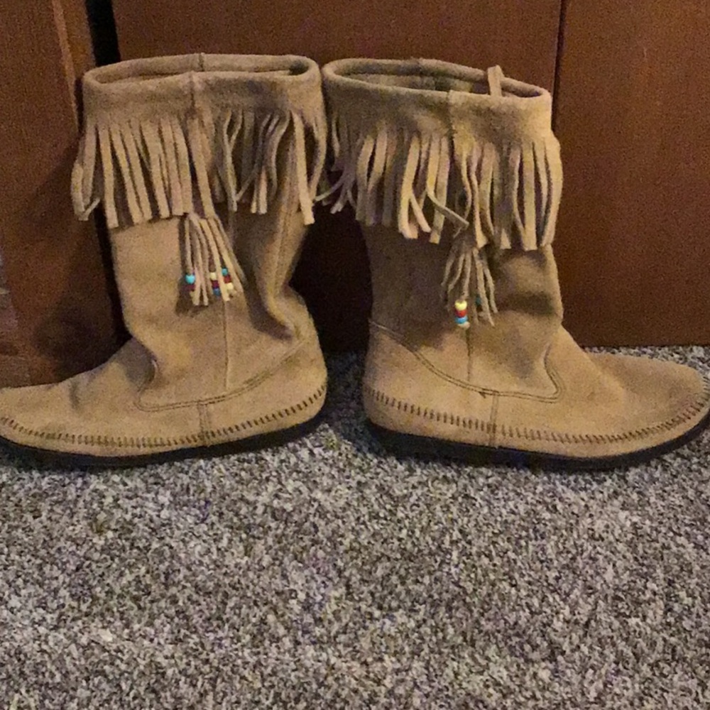 Gently and I mean gently loved Minnetonka’s